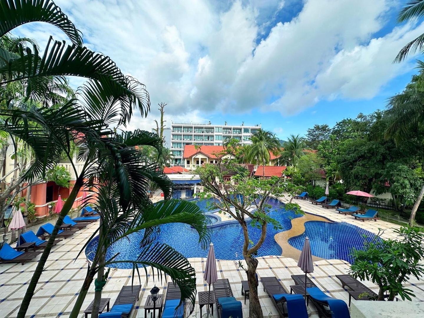 Phuket Leelavadee Hua Ting Resort Patong Bagian luar foto
