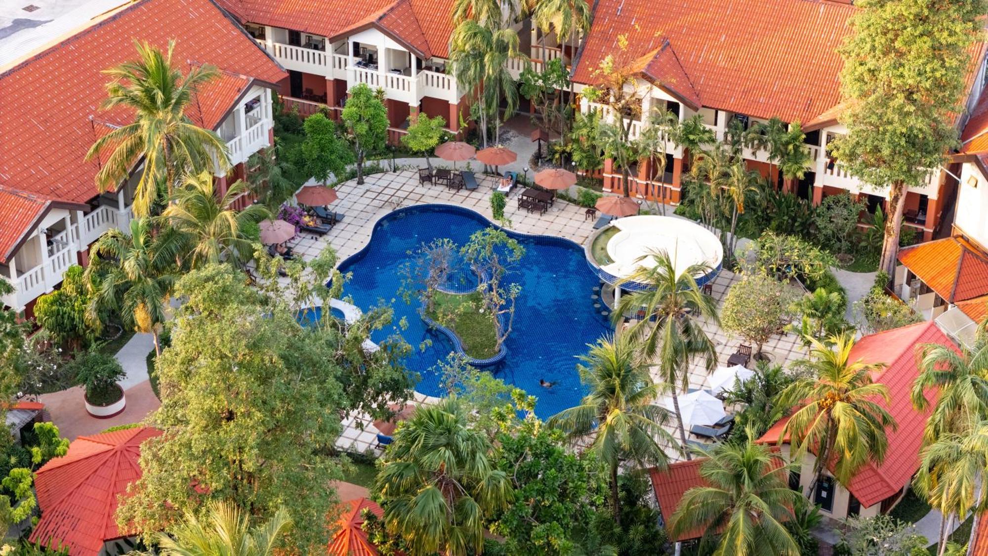 Phuket Leelavadee Hua Ting Resort Patong Bagian luar foto