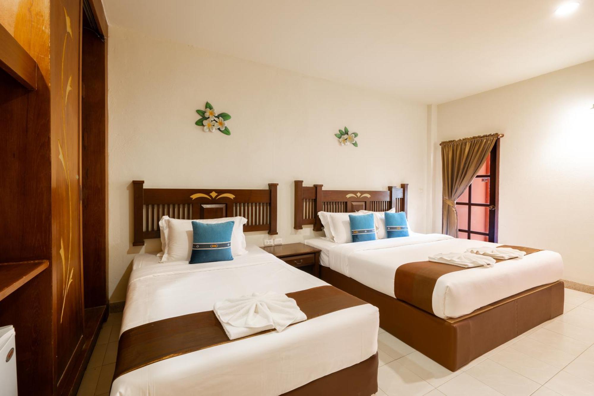 Phuket Leelavadee Hua Ting Resort Patong Bagian luar foto