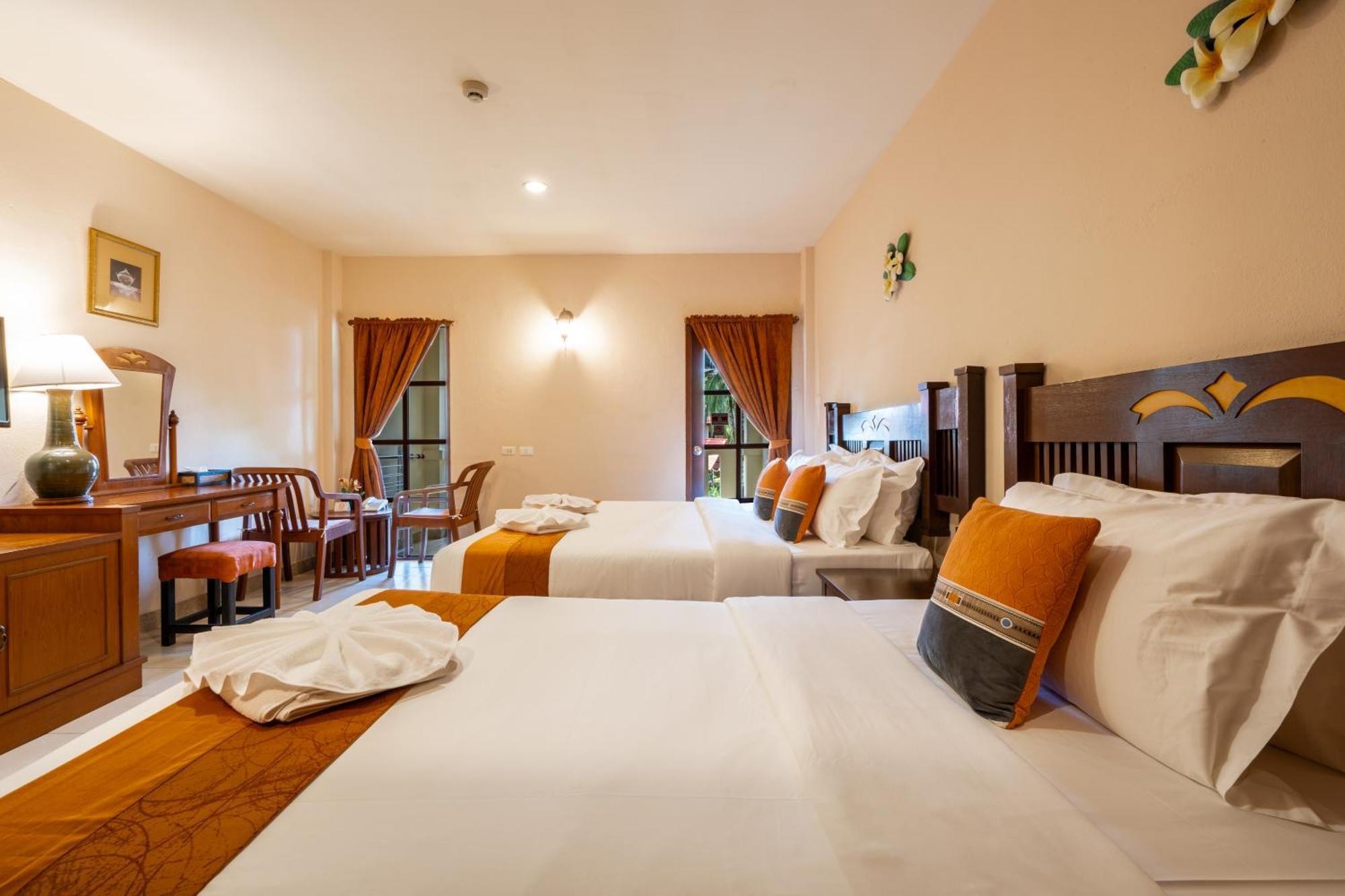 Phuket Leelavadee Hua Ting Resort Patong Bagian luar foto