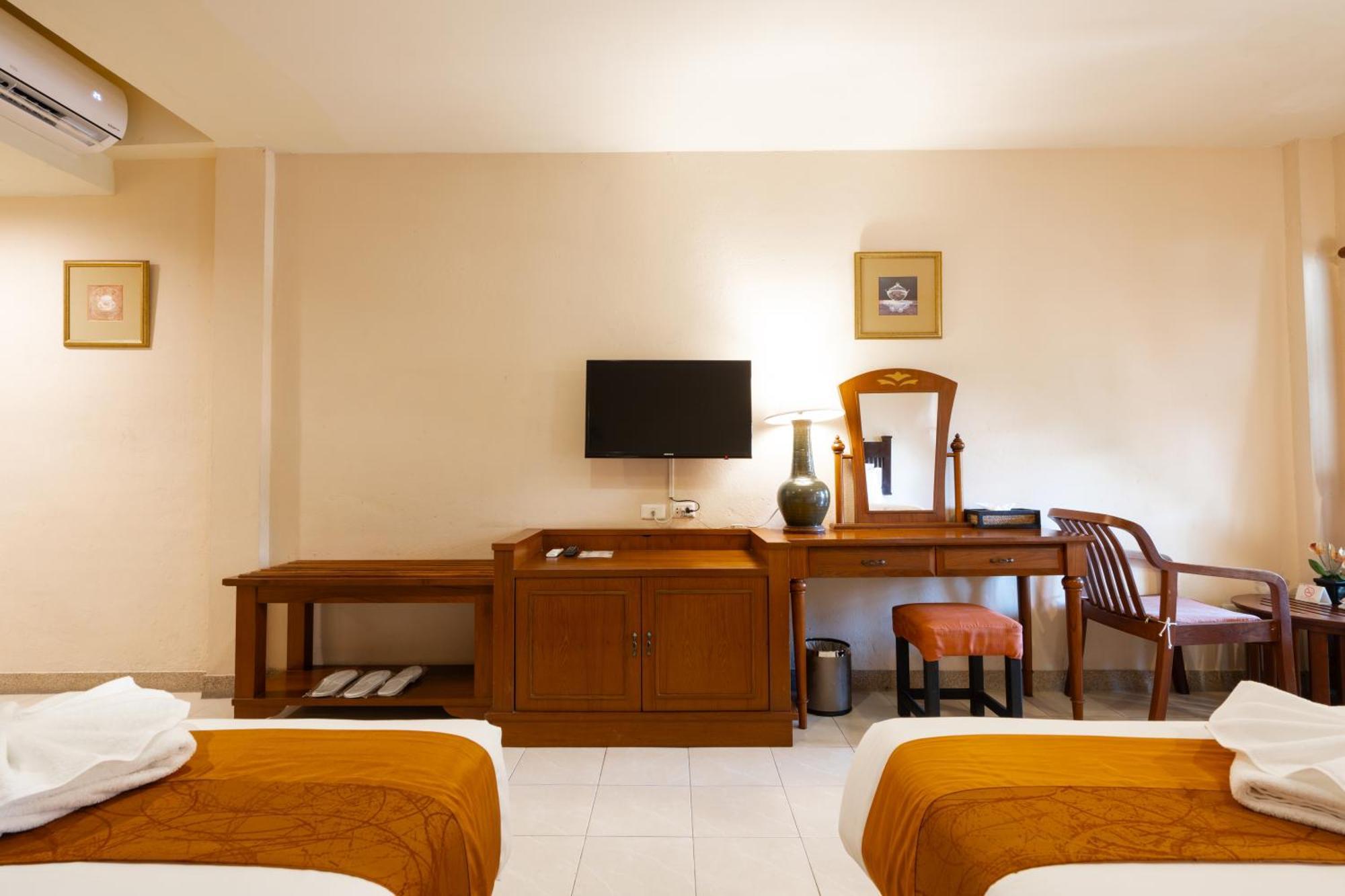 Phuket Leelavadee Hua Ting Resort Patong Bagian luar foto