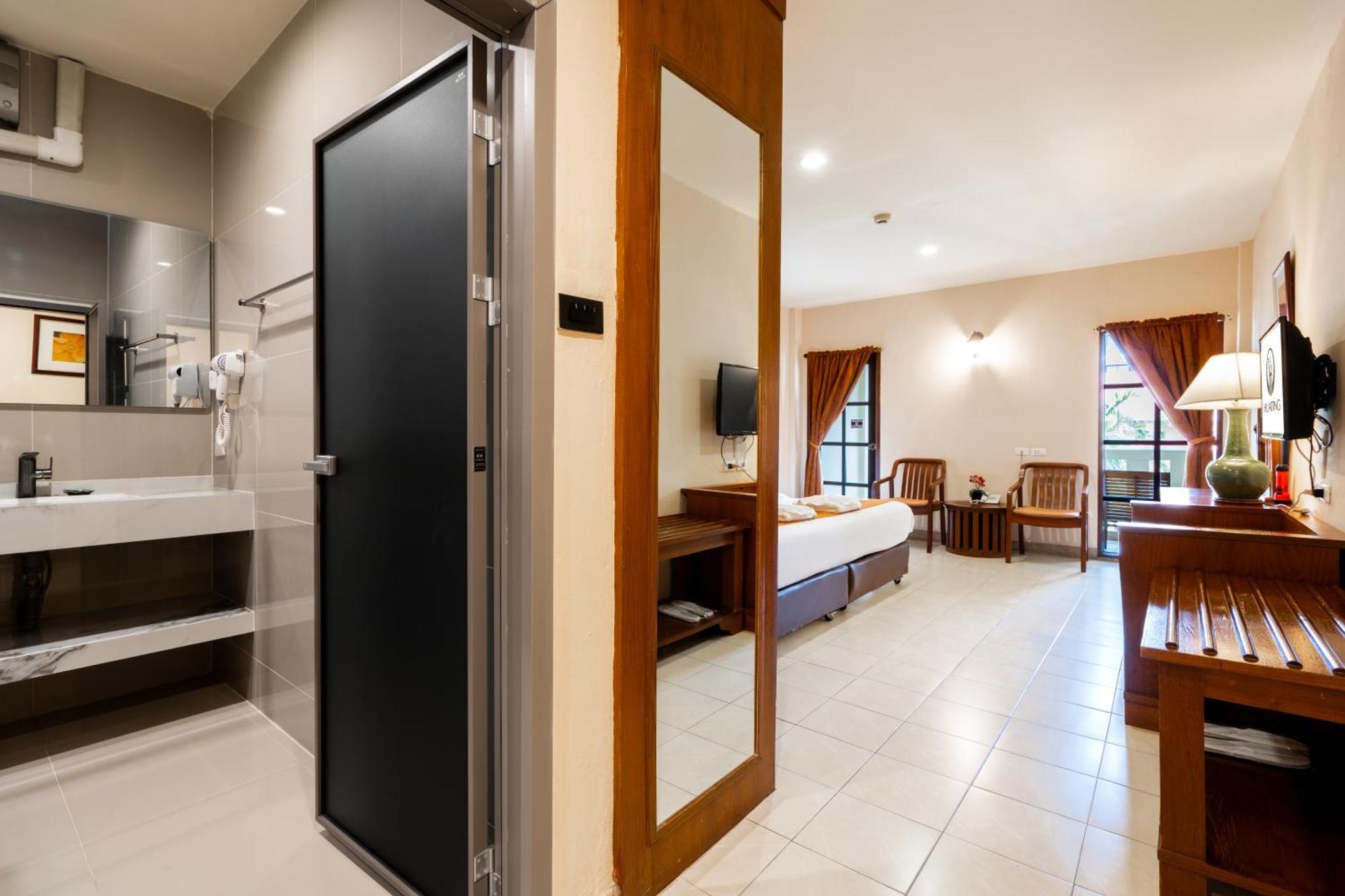 Phuket Leelavadee Hua Ting Resort Patong Bagian luar foto