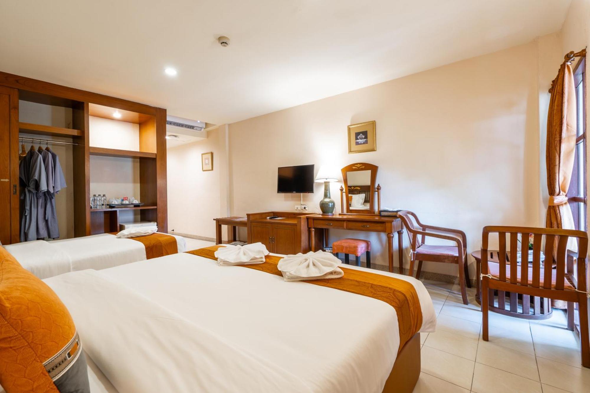 Phuket Leelavadee Hua Ting Resort Patong Bagian luar foto