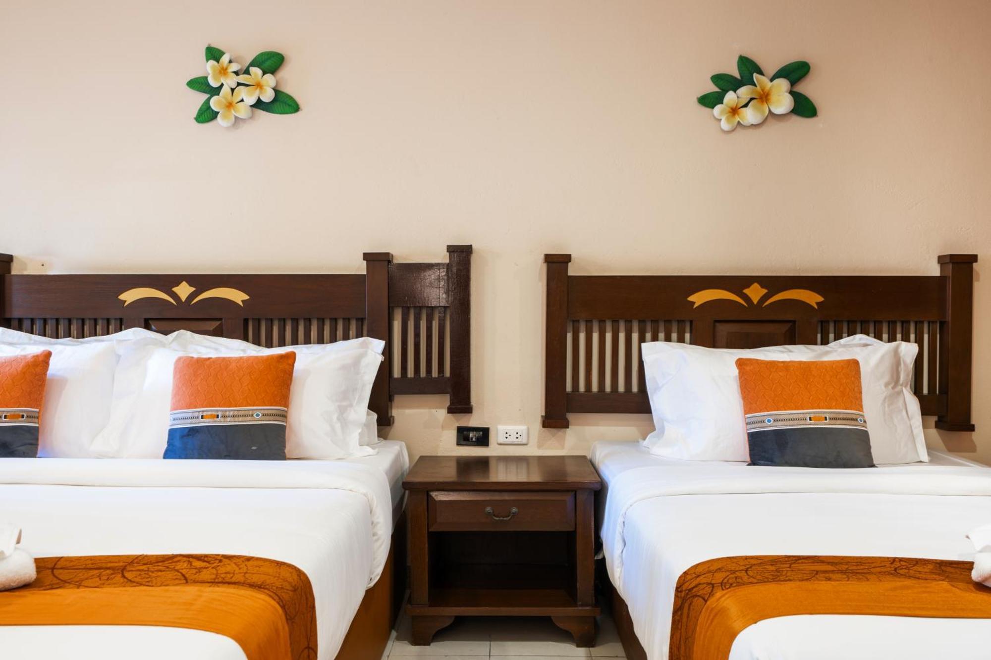 Phuket Leelavadee Hua Ting Resort Patong Bagian luar foto