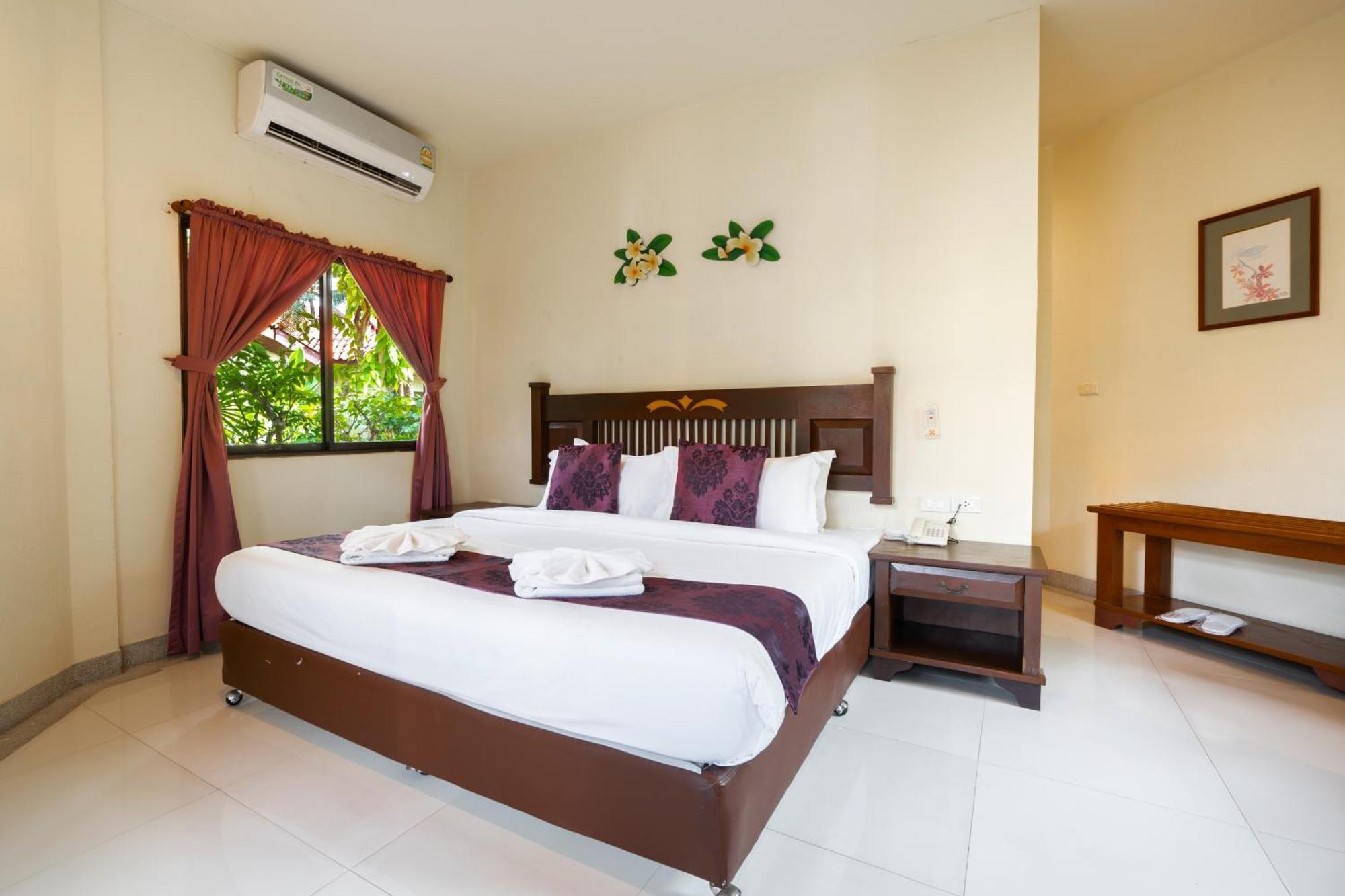 Phuket Leelavadee Hua Ting Resort Patong Bagian luar foto
