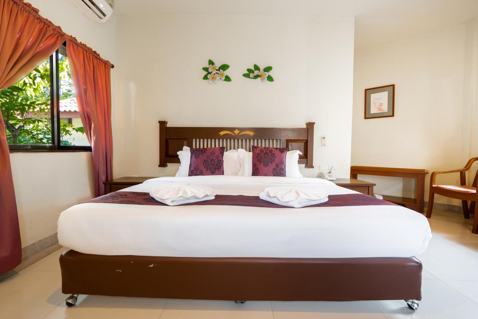 Phuket Leelavadee Hua Ting Resort Patong Bagian luar foto