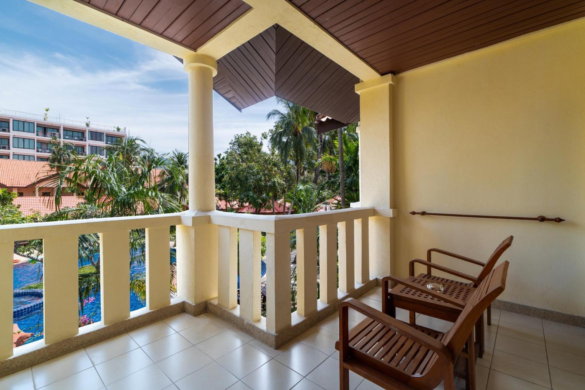 Phuket Leelavadee Hua Ting Resort Patong Bagian luar foto