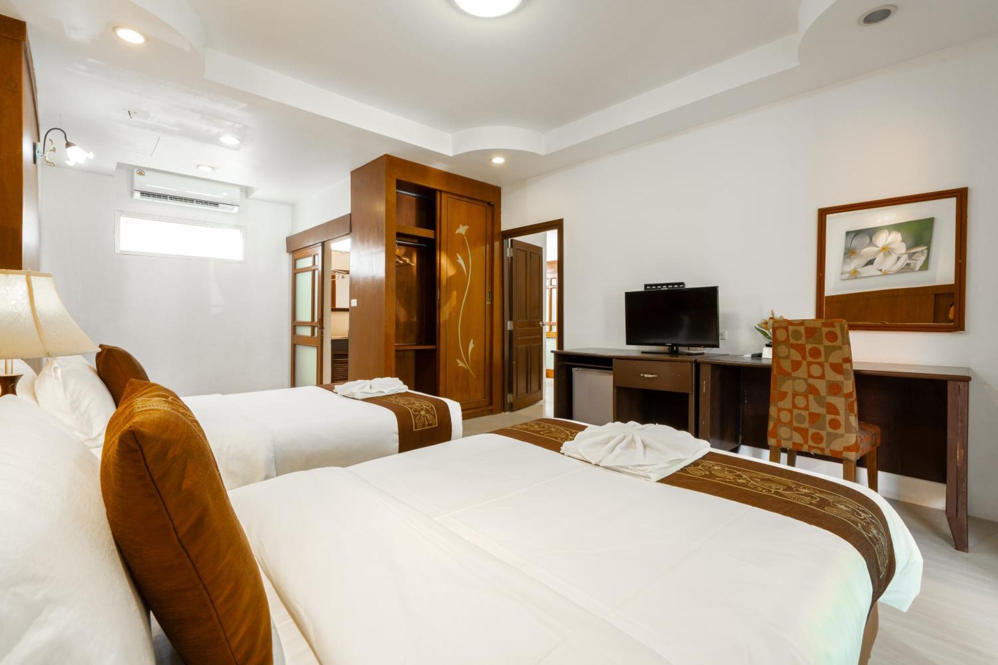 Phuket Leelavadee Hua Ting Resort Patong Bagian luar foto