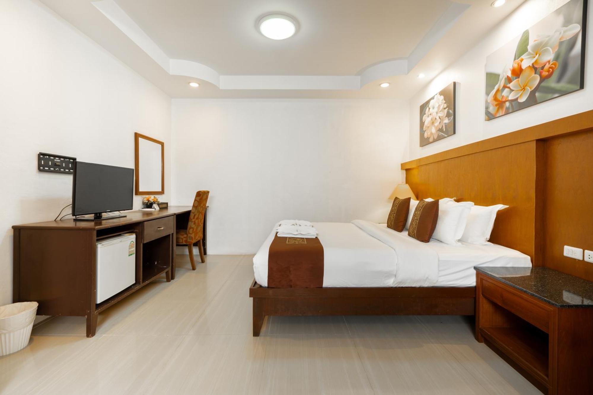 Phuket Leelavadee Hua Ting Resort Patong Bagian luar foto