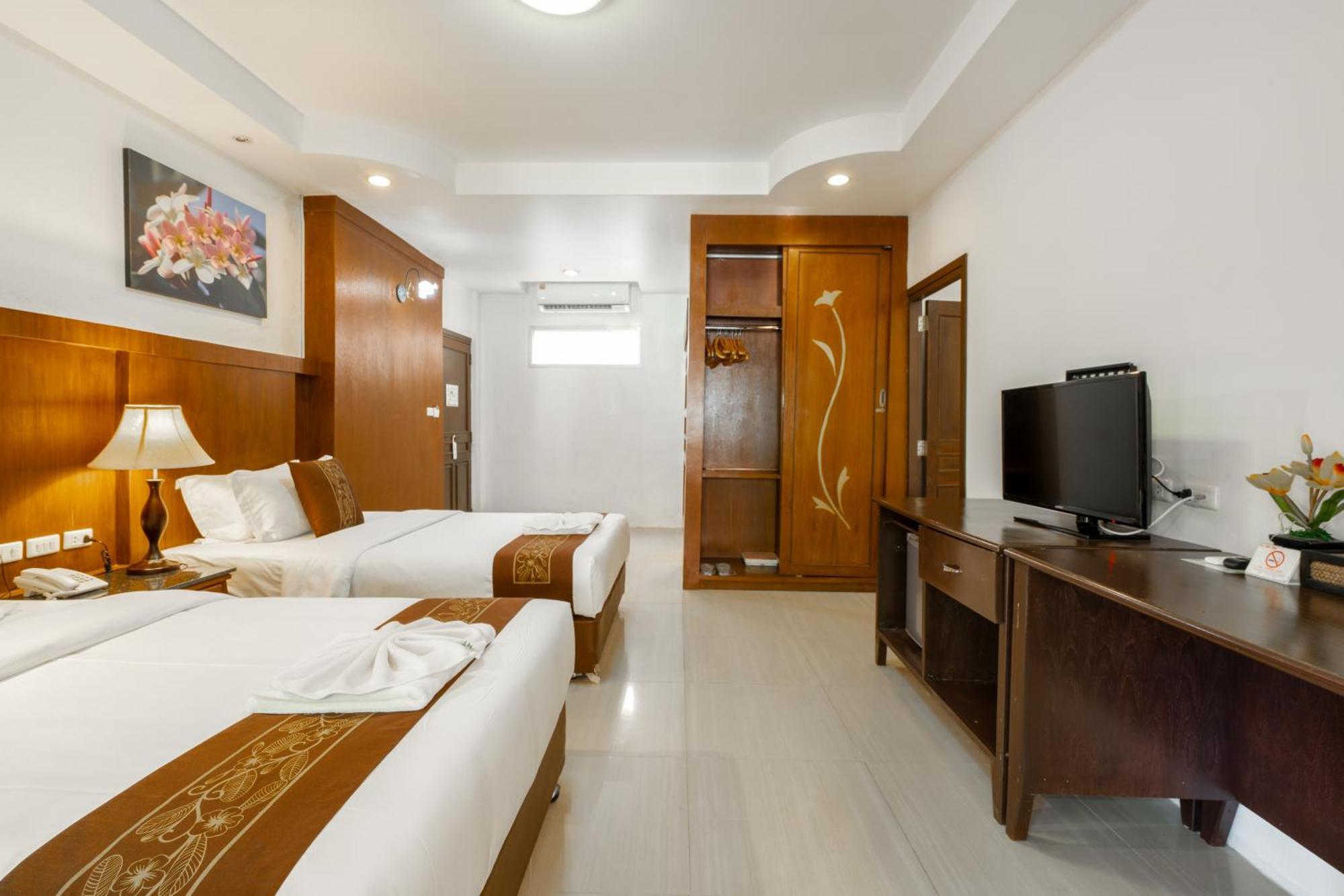 Phuket Leelavadee Hua Ting Resort Patong Bagian luar foto