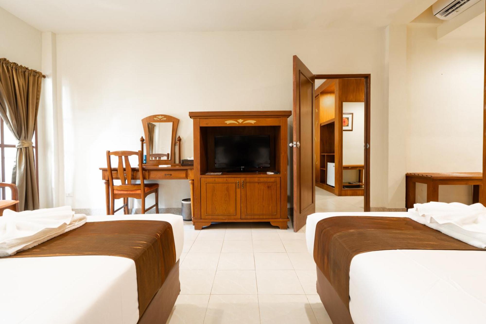 Phuket Leelavadee Hua Ting Resort Patong Bagian luar foto