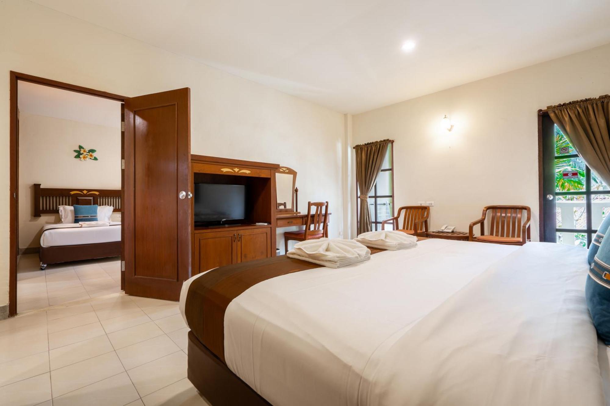 Phuket Leelavadee Hua Ting Resort Patong Bagian luar foto