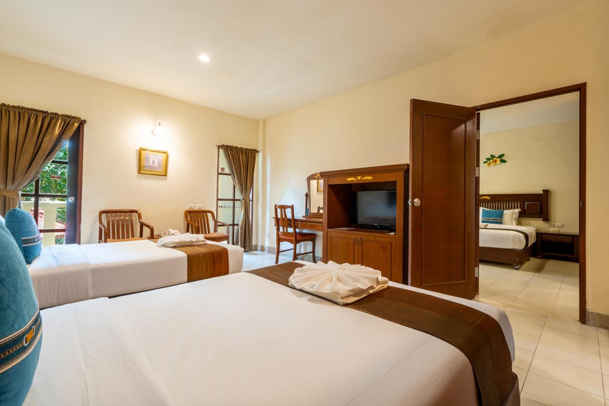 Phuket Leelavadee Hua Ting Resort Patong Bagian luar foto