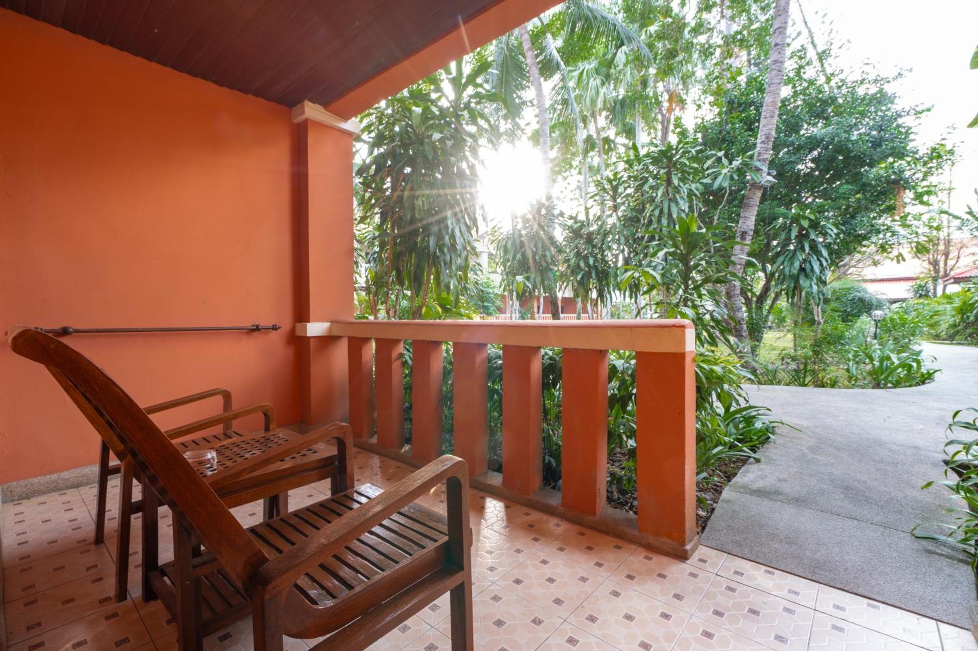 Phuket Leelavadee Hua Ting Resort Patong Bagian luar foto