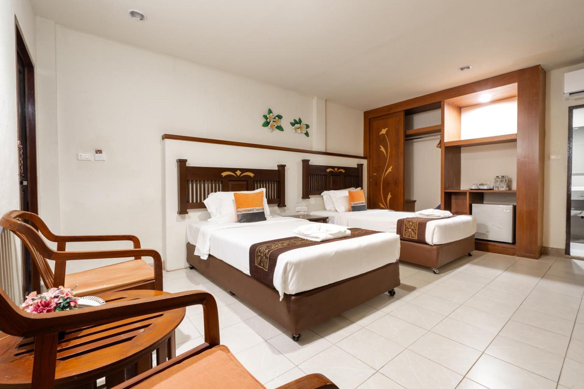 Phuket Leelavadee Hua Ting Resort Patong Bagian luar foto