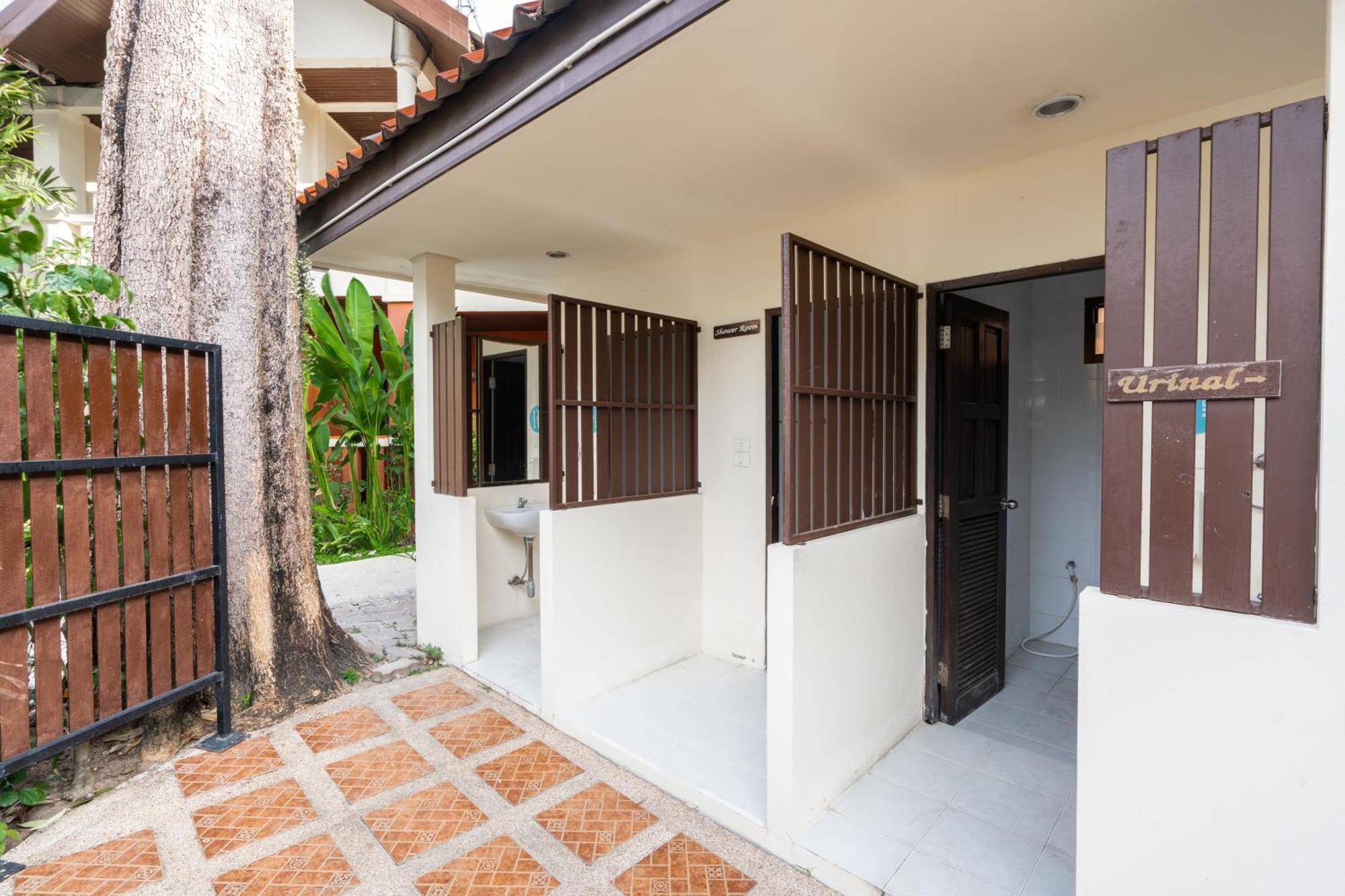 Phuket Leelavadee Hua Ting Resort Patong Bagian luar foto